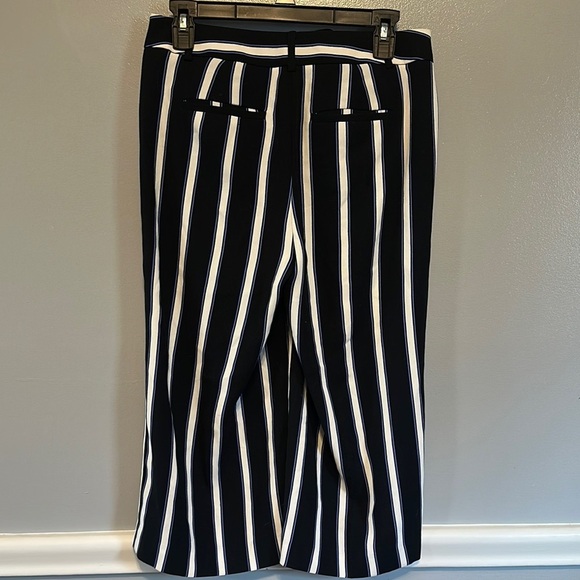 LOFT Black and White Striped Wide-Leg Capris - Picture 5 of 10